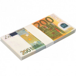 Пачка грошей 200 євро
